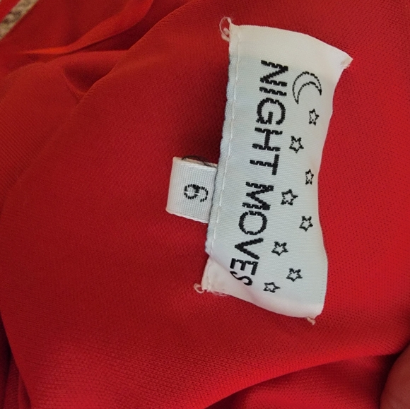 Red Backless Evening Formal Gown Size 2 - Picture 11 of 11